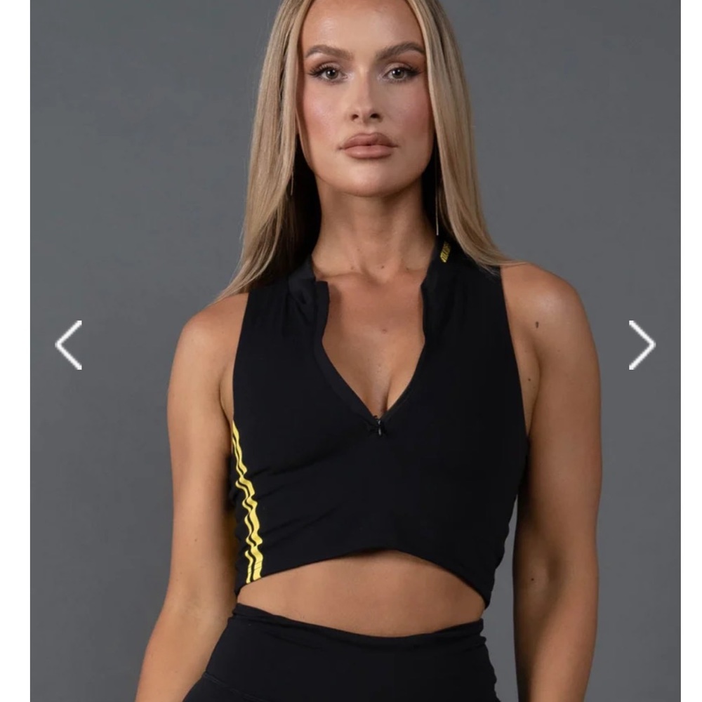 STAX Activewear Summer ‘22 Zip Crop Top